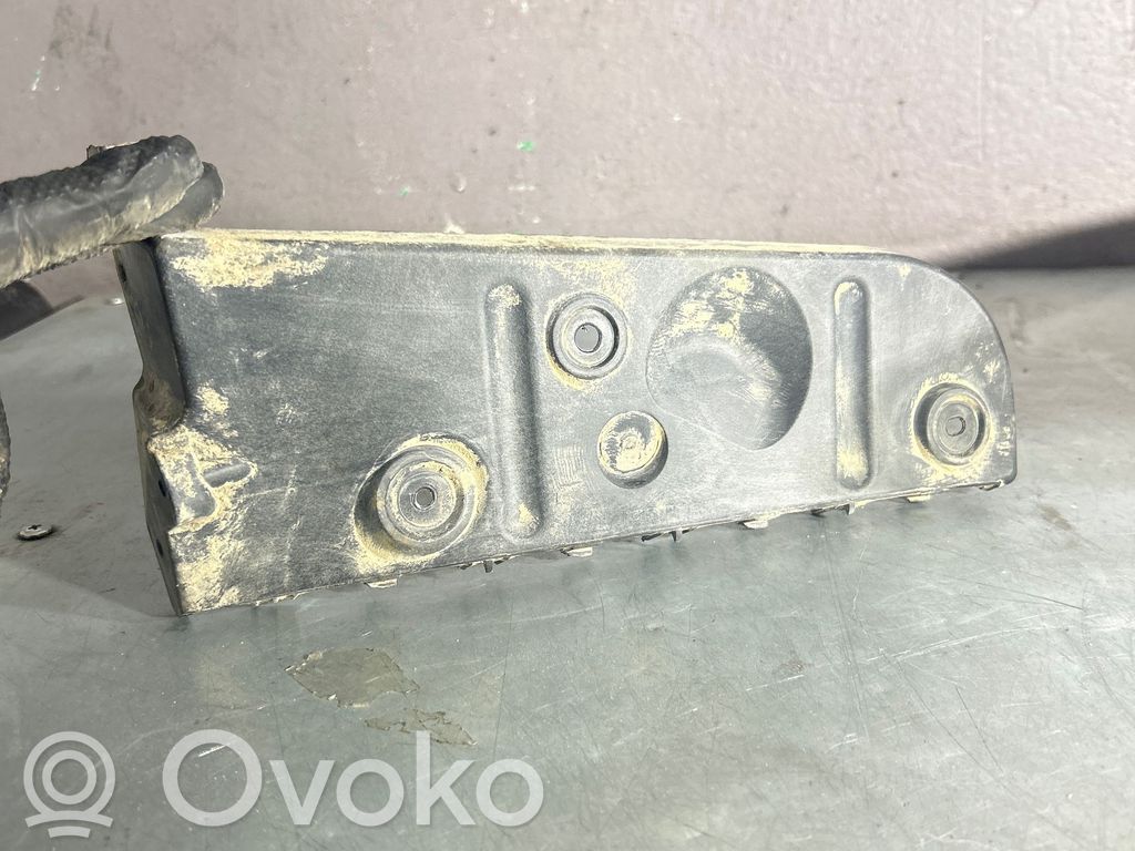 Audi A4 S4 B6 8E 8H Staffa di rinforzo montaggio del paraurti posteriore 