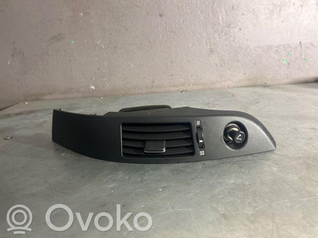 Toyota Corolla Verso AR10 Grilă ventilație centrală 