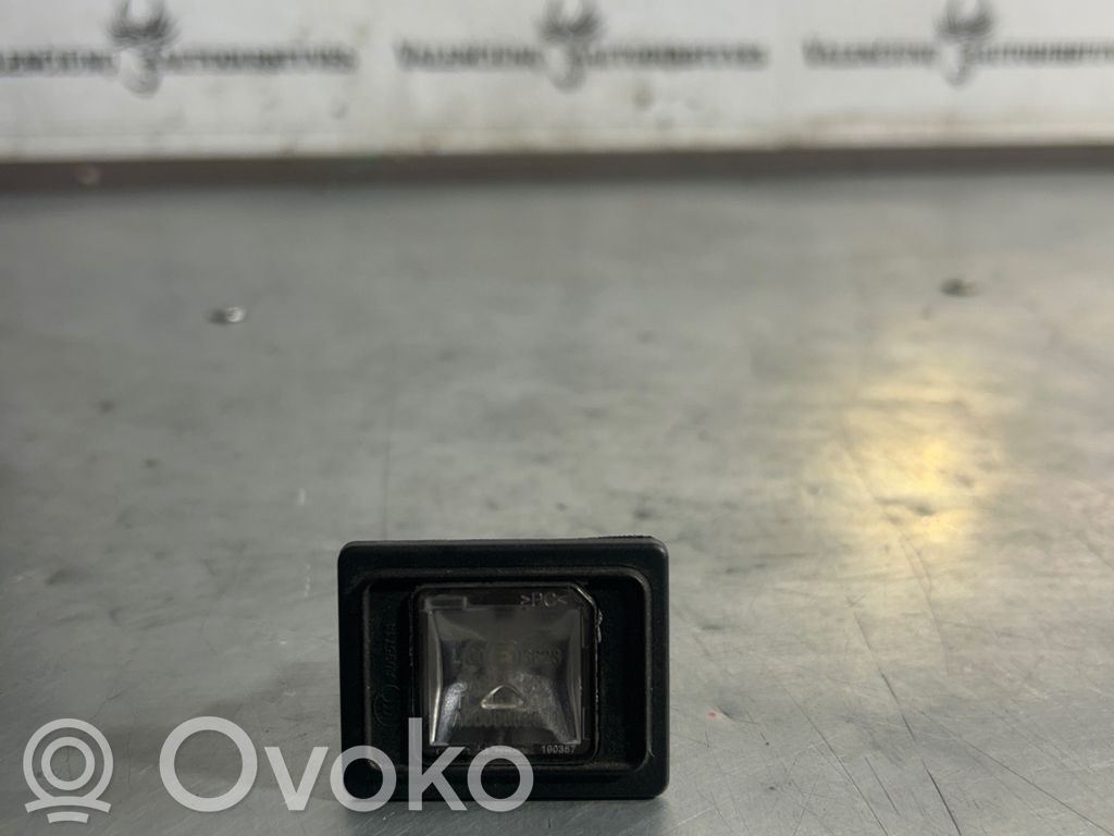 Mercedes-Benz A W177 Lampa oświetlenia tylnej tablicy rejestracyjnej 