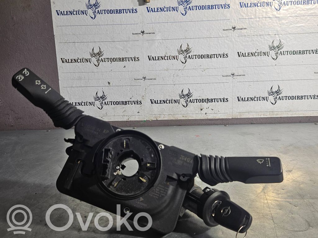 Opel Zafira B Interruptor/palanca de limpiador de luz de giro 