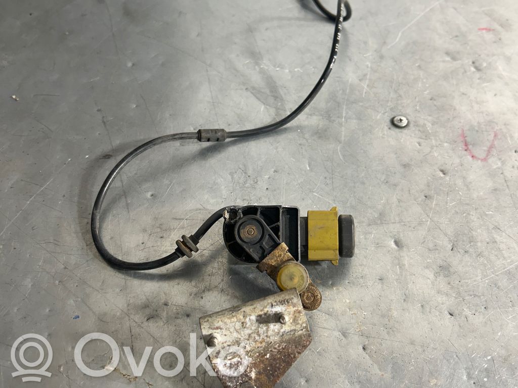 Mercedes-Benz E W212 Aizmugurē balstiekārtas augstuma sensors 