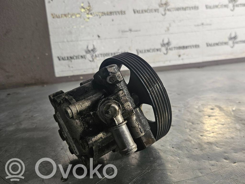 Citroen C8 Ohjaustehostimen pumppu 