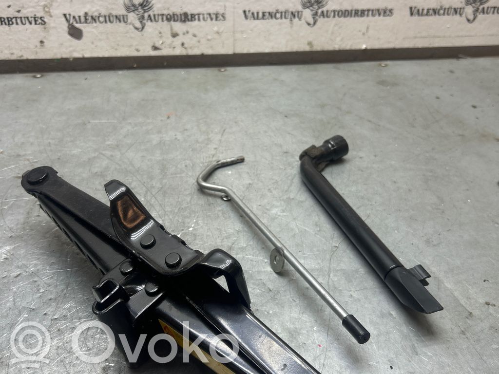 Ford Focus C-MAX Lift Jack 