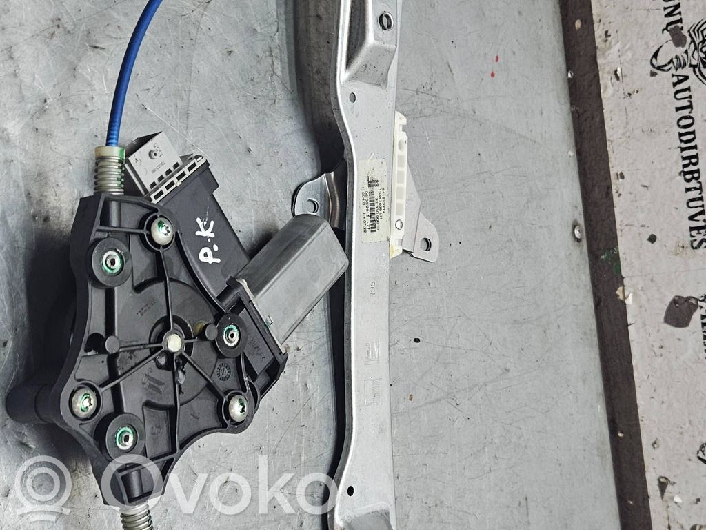 Opel Corsa E Front door window regulator with motor 