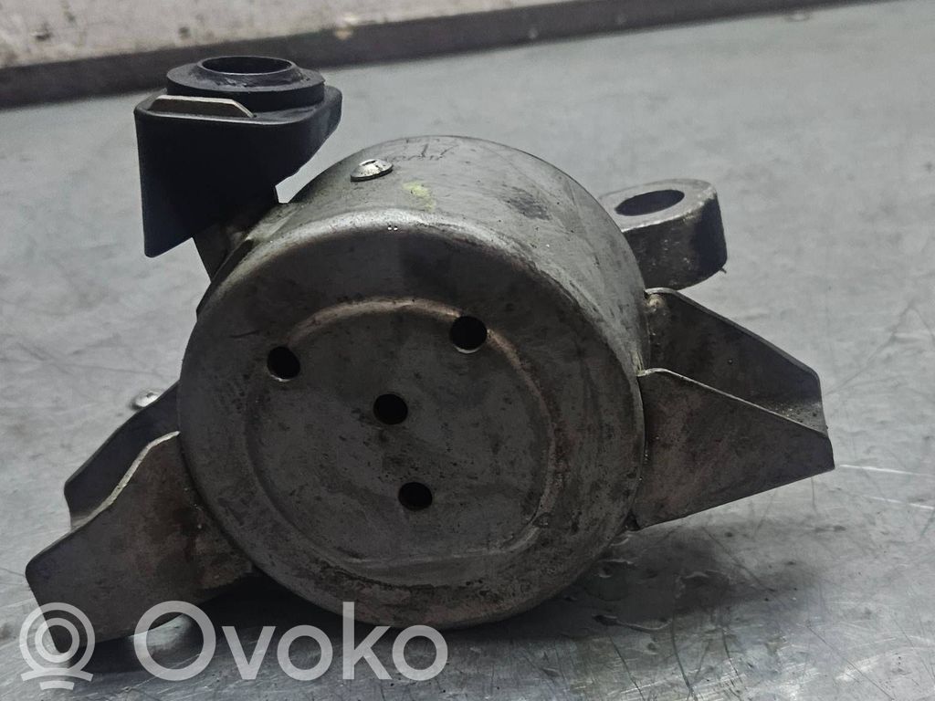Opel Corsa E Engine mount bracket 