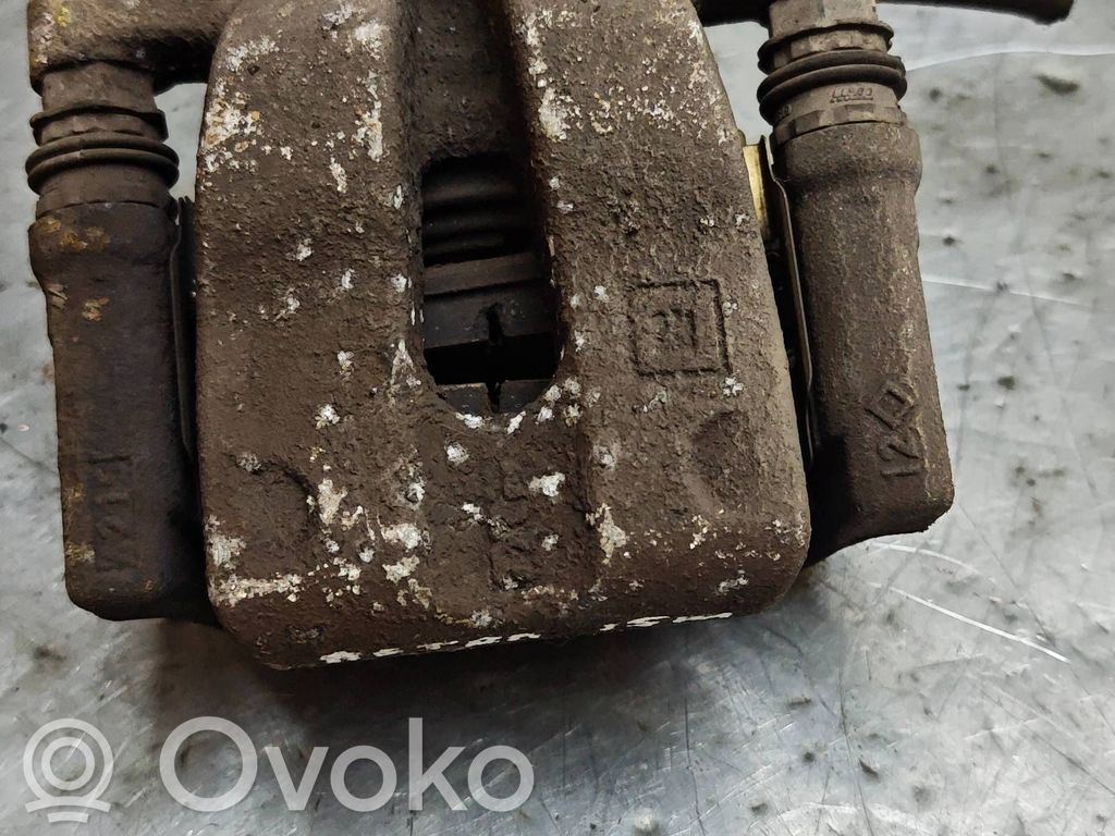 Opel Corsa E Задний суппорт 