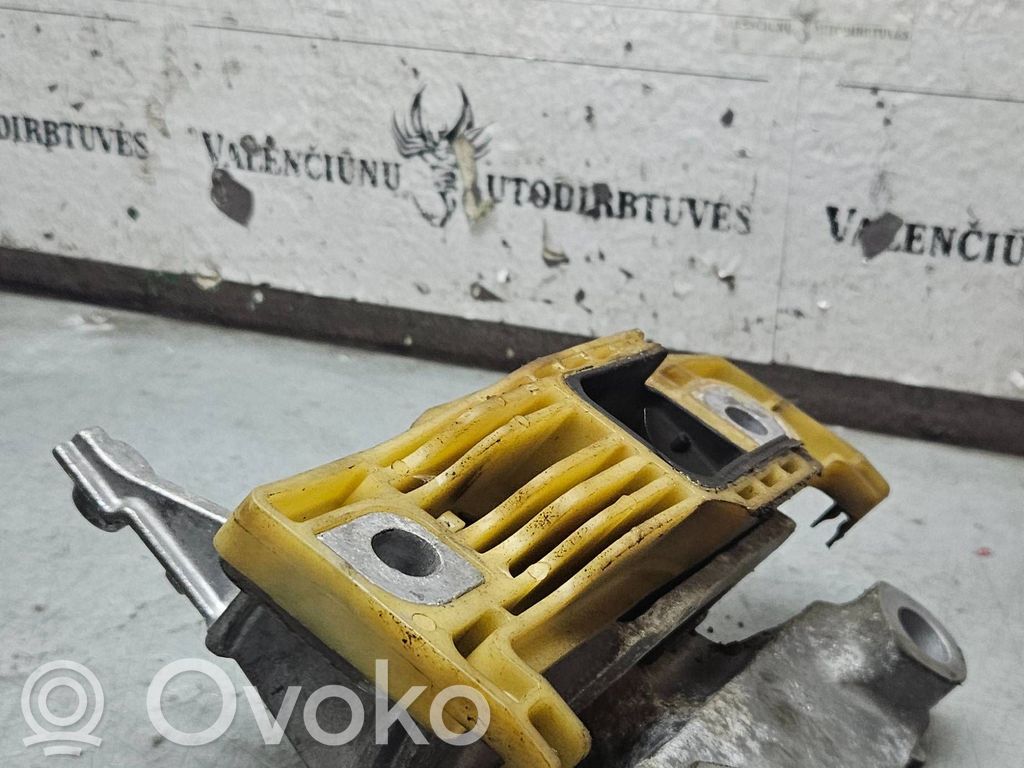 Opel Astra K Engine mount bracket 