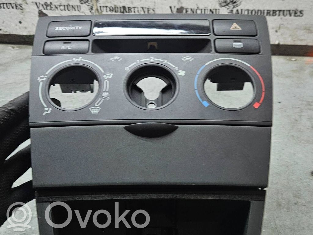 Toyota Corolla E120 E130 Climate control unit 
