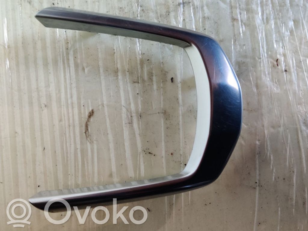 Mazda 2 Rivestimento in plastica cornice della leva del cambio 