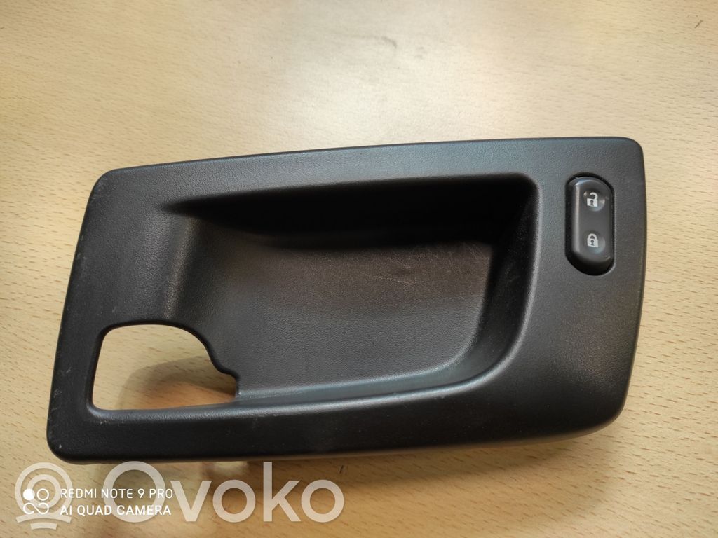 Cadillac SRX Front door handle cover 