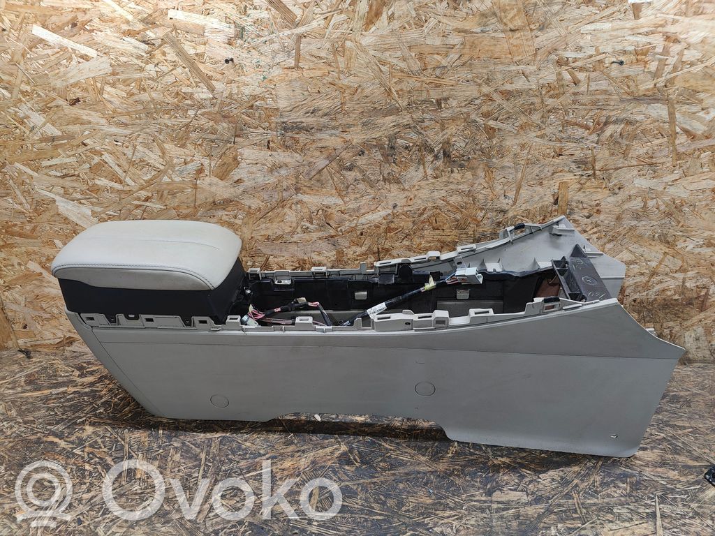 Mazda CX-7 Center console 
