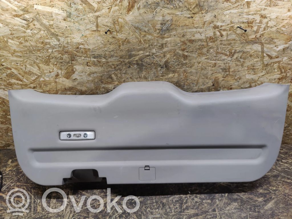 Mitsubishi Grandis Tailgate/boot cover trim set 