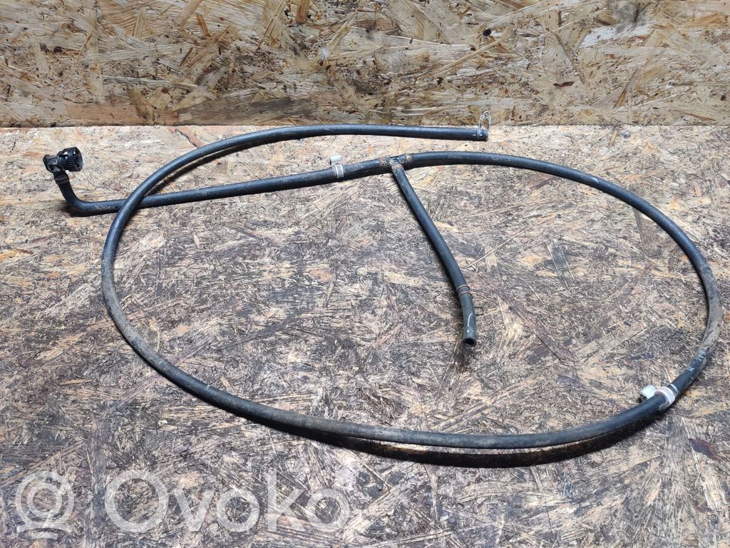 Headlight washer hose/pipe