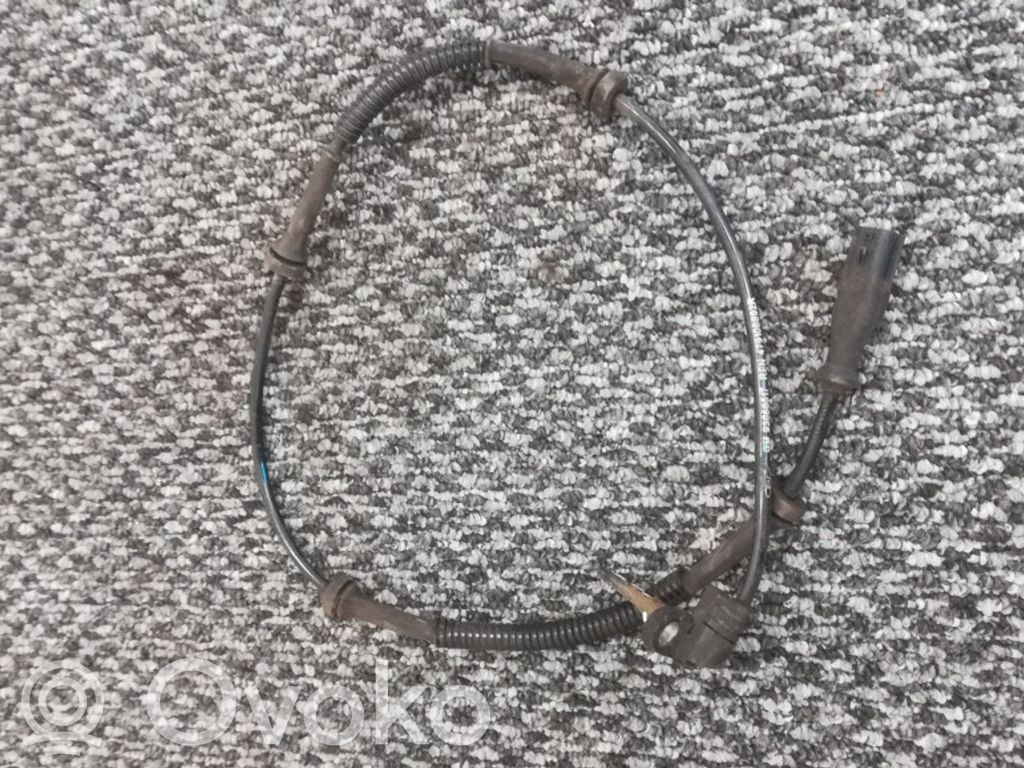 Opel Vivaro Czujnik prędkości obrotowej koła ABS 
