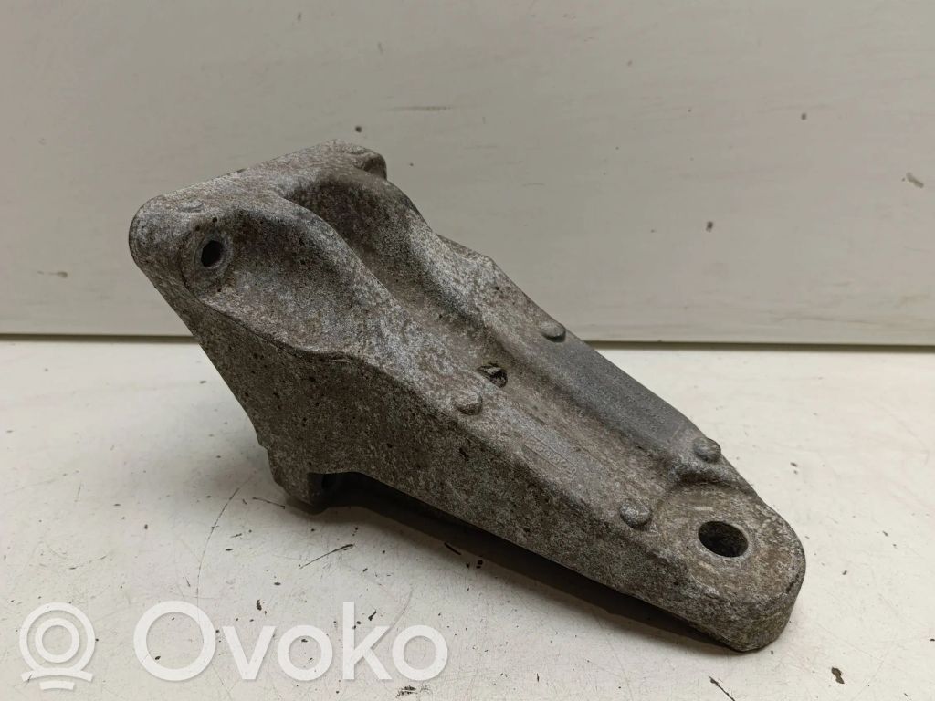 Ford Transit Engine mounting bracket 