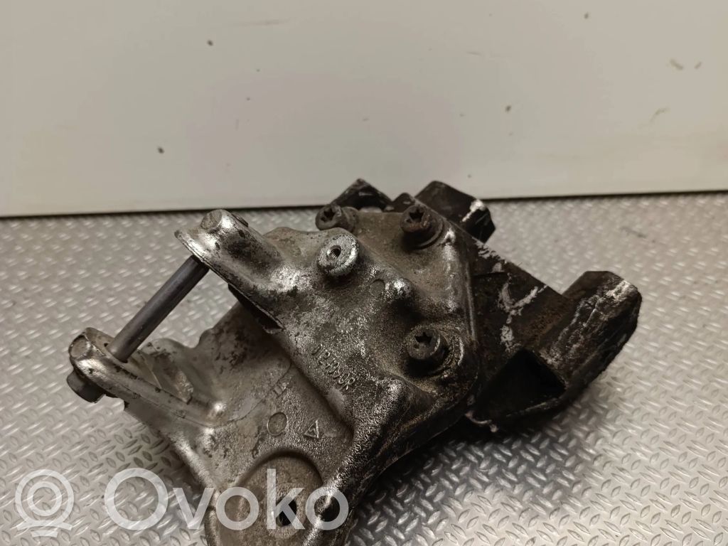 Peugeot Expert Engine mounting bracket 
