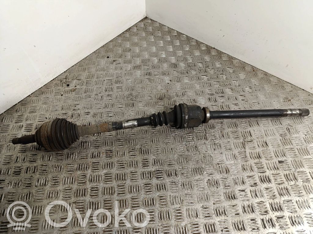 Opel Vivaro Priekinis pusašis 
