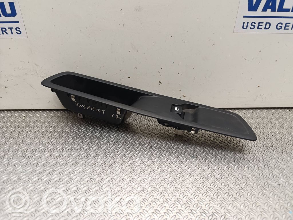 Peugeot Expert Electric window control switch 