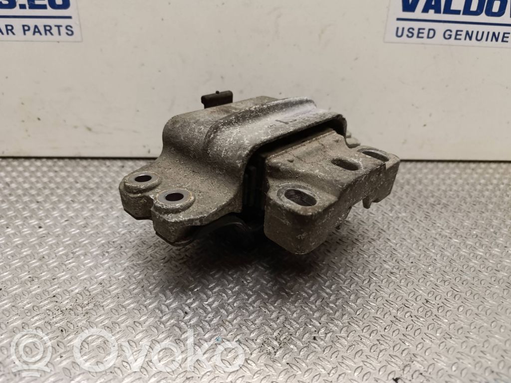 Engine mount bracket   1K0199555,1K0199555AJ,1K0199555AK,1K0199555CD,1K0199555CE,1K0199555CG,1K0199555CH,1K0199555CR