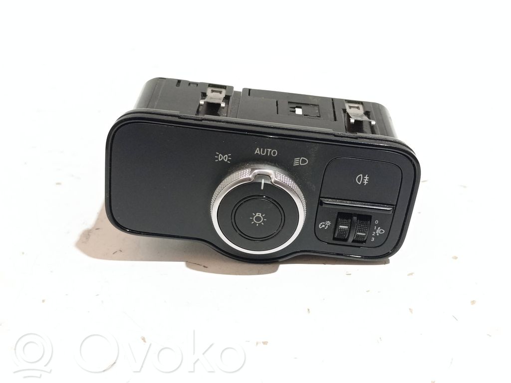 Mercedes-Benz Sprinter W907 W910 Light switch 