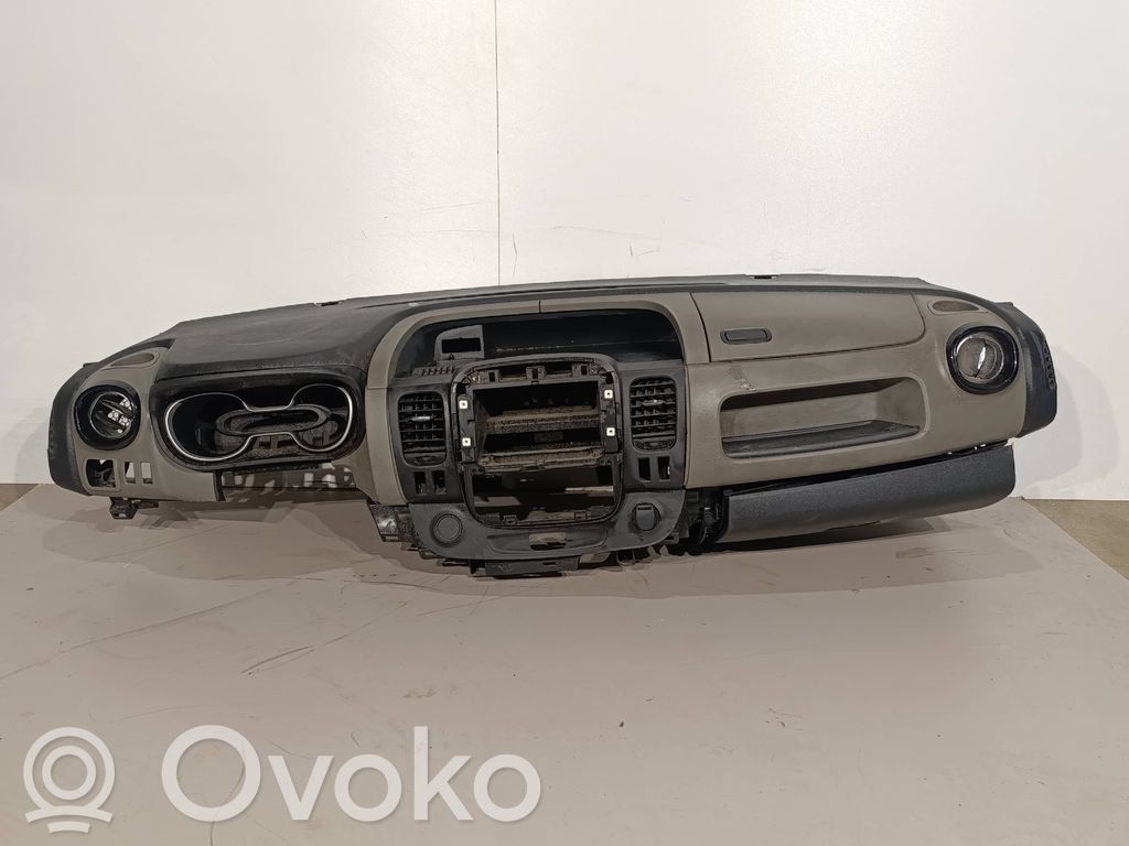 Renault Trafic III (X82) Dashboard 