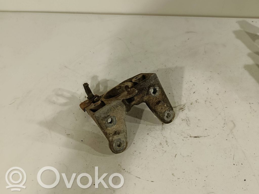 Opel Vivaro Pārnesumkārbas stiprinājuma kronšteins 
