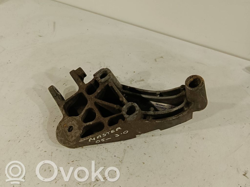 Renault Master II Engine mounting bracket 