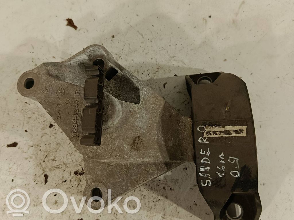 Dacia Sandero II Engine mount bracket 