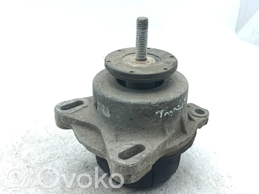 Engine mount bracket