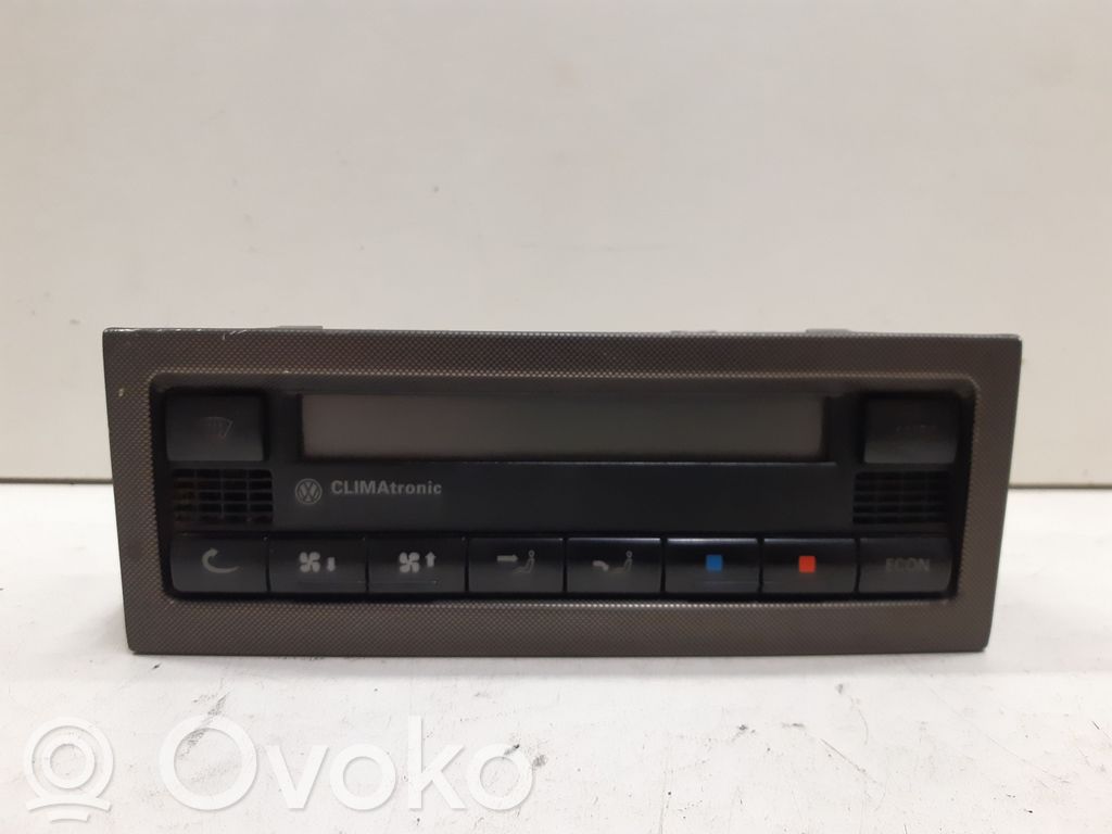 Volkswagen PASSAT B5.5 Climate control unit 
