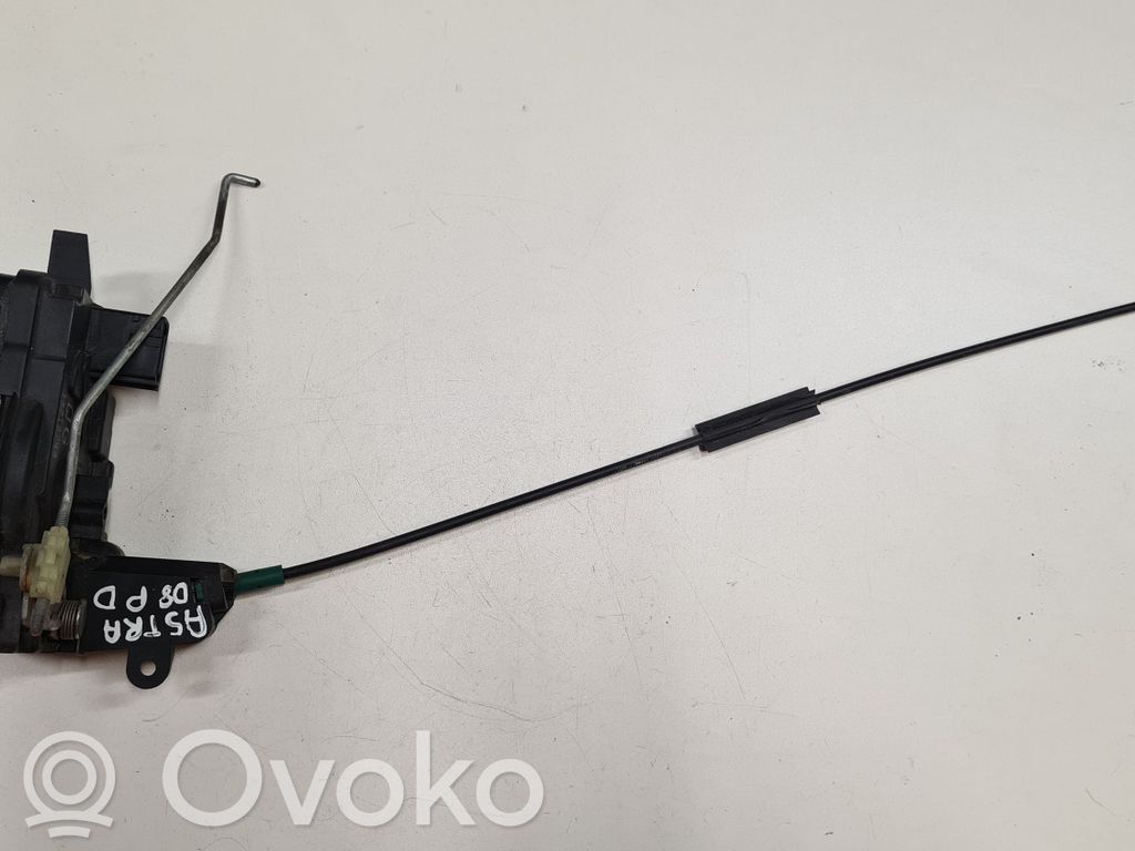 Opel Astra H Front door lock 