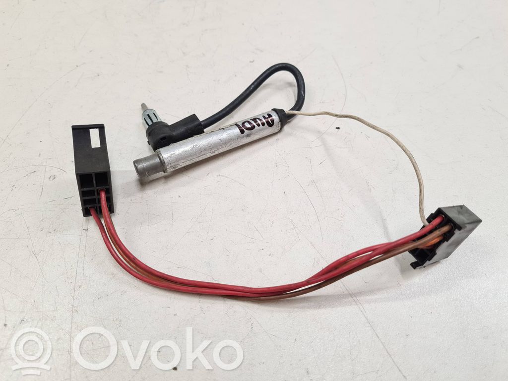 Audi A4 S4 B5 8D Amplificator antenă aeriană 