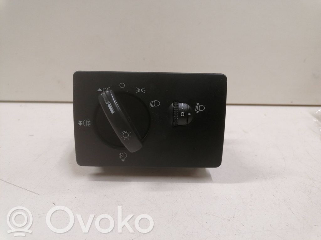 Ford Focus Light switch 