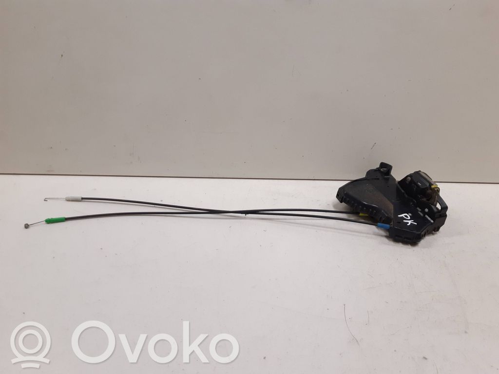 Toyota Avensis T250 Front door lock 