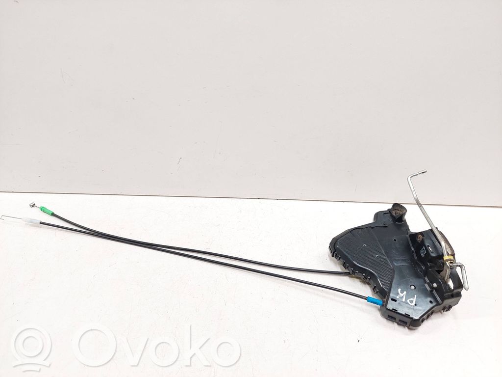 Toyota Avensis T250 Front door lock 