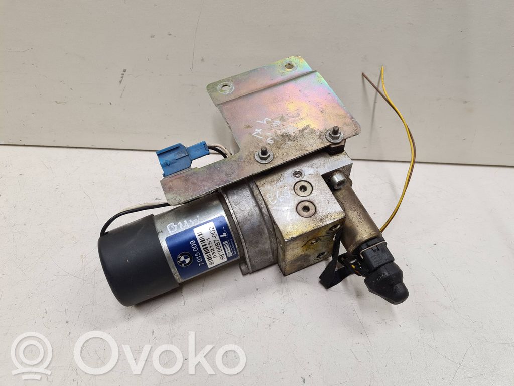 BMW 7 E65 E66 Tailgate hydraulic pump motor 