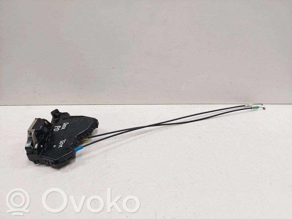 Toyota Avensis T250 Priekinė durų spyna 