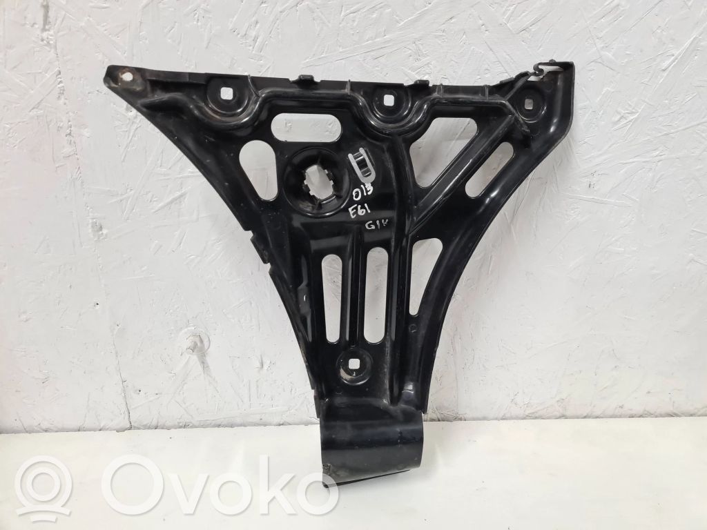 BMW 5 E60 E61 Takapuskurin kannake 
