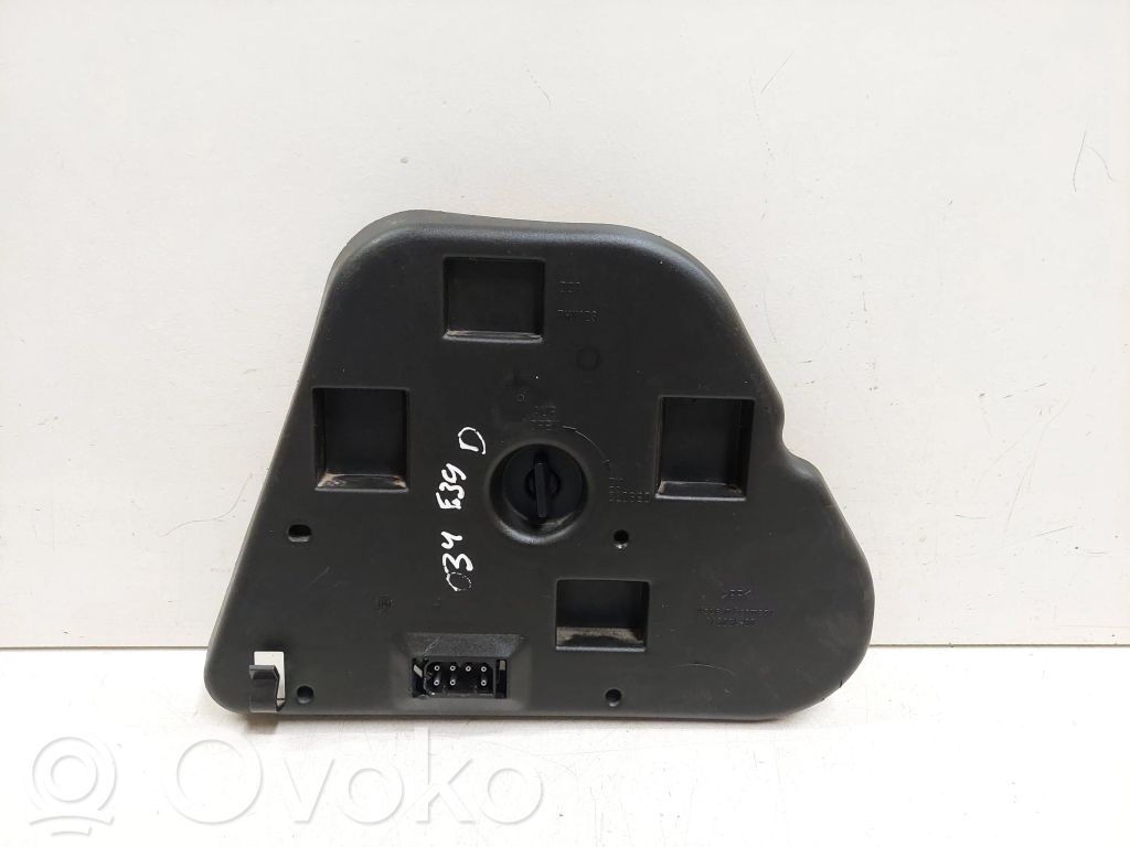 BMW 5 E39 Tail light bulb cover holder 