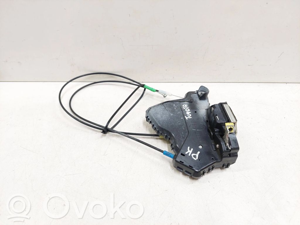 Toyota Avensis T250 Front door lock 