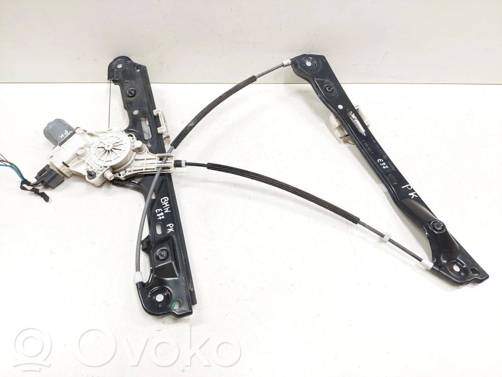 BMW 1 E81 E87 Front door window regulator with motor 