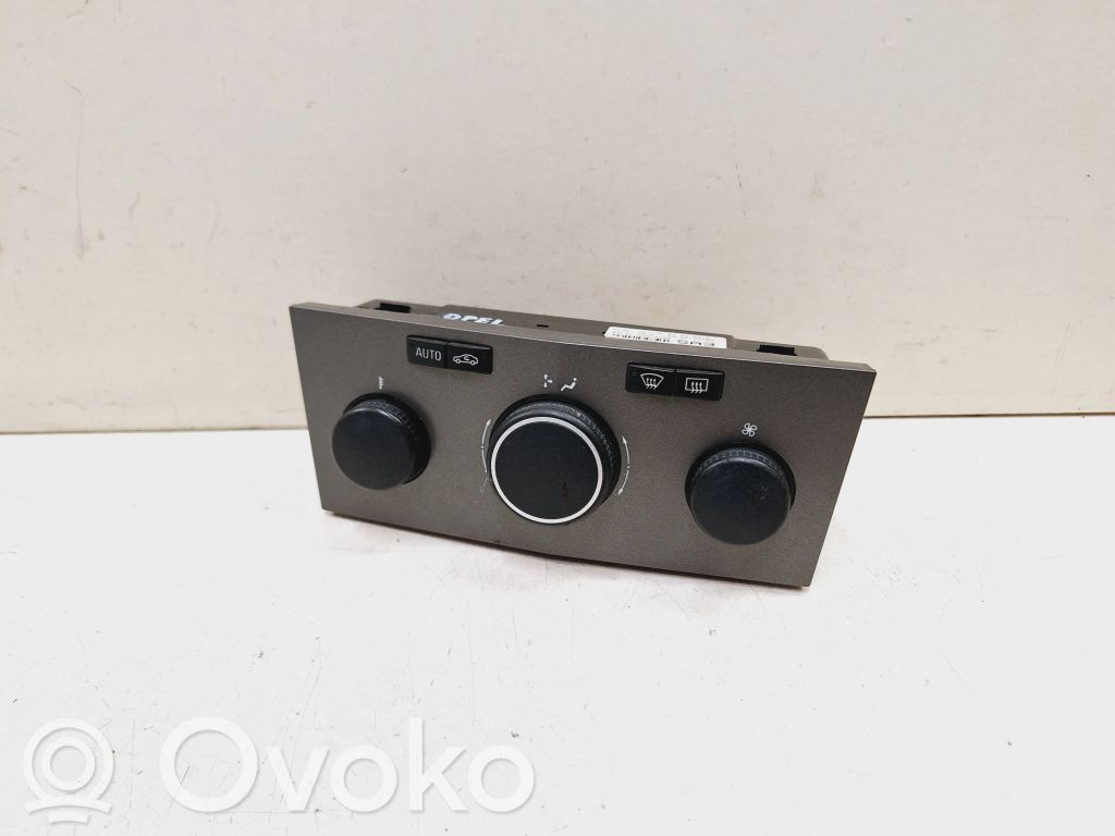Opel Astra H Climate control unit 