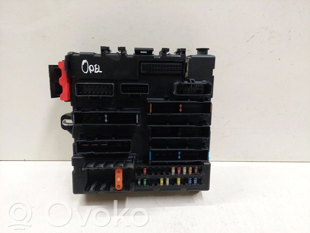 Opel Vectra C Módulo de fusible 
