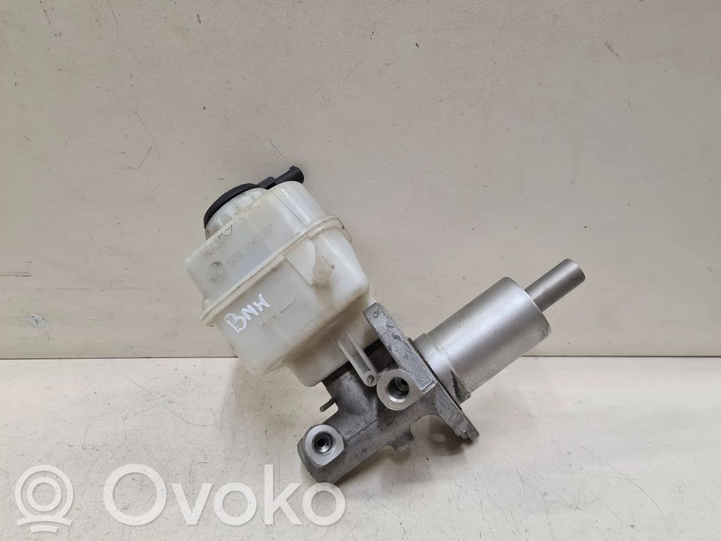 BMW 5 F10 F11 Główny cylinder hamulca 