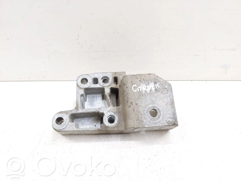 Engine mounting bracket   86945E01,9677163980