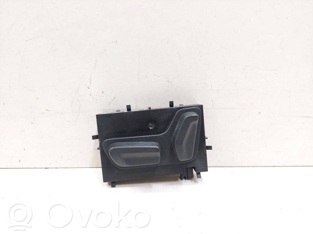 Peugeot 508 RXH Seat control switch 