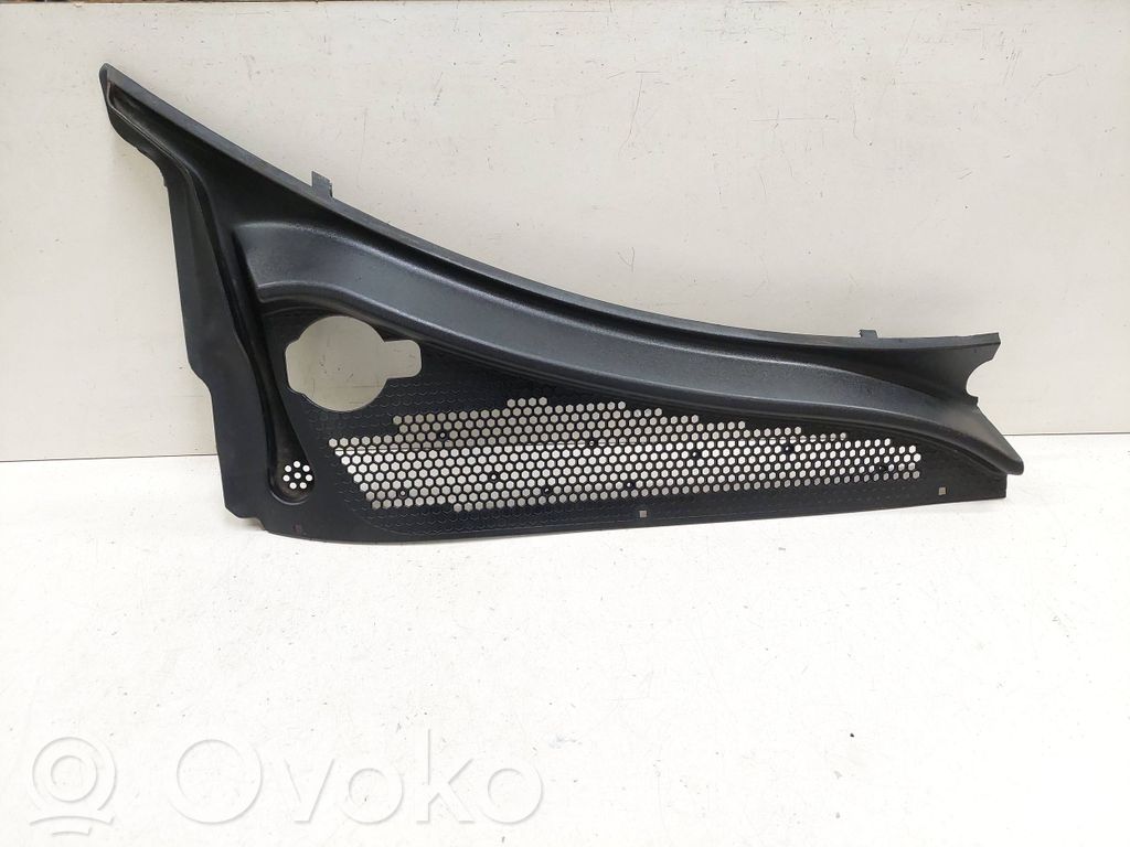 Chrysler PT Cruiser Wiper trim 