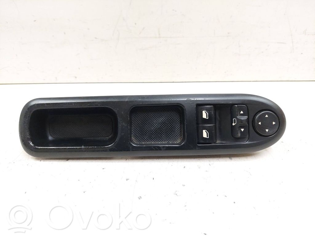 Peugeot 407 Electric window control switch 