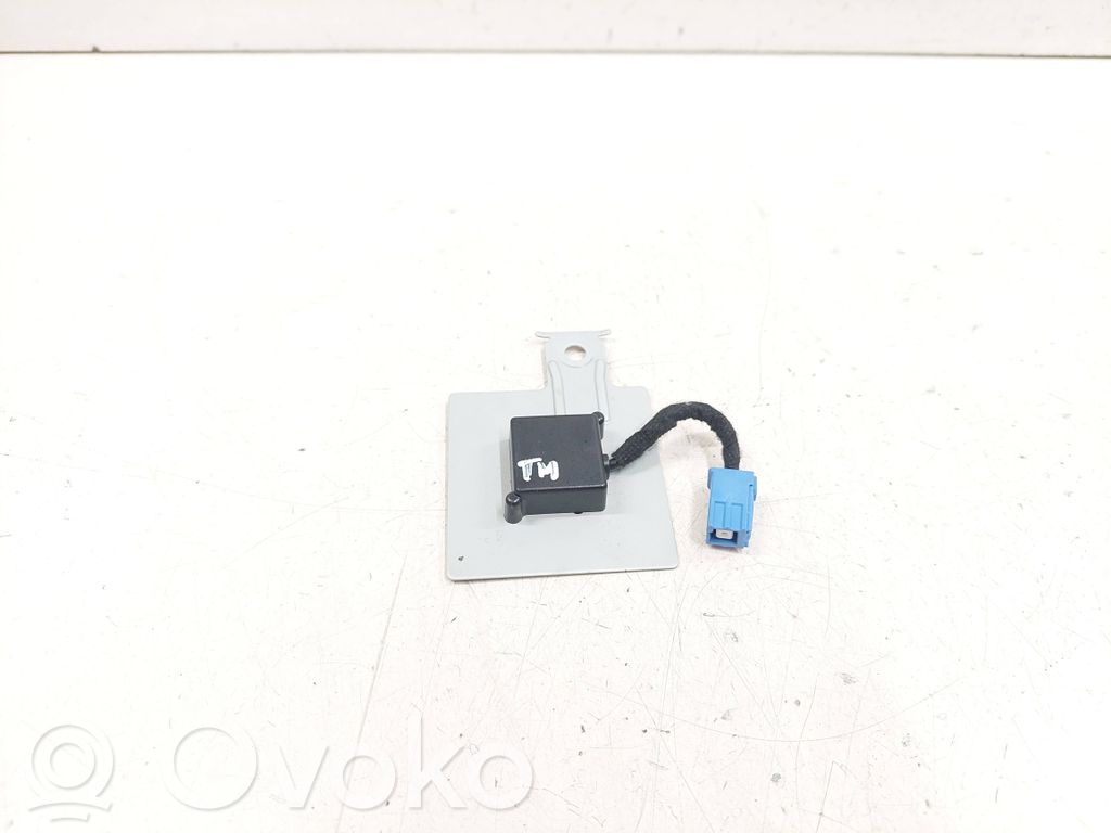 Mazda CX-5 Antenas pastiprinātājs 