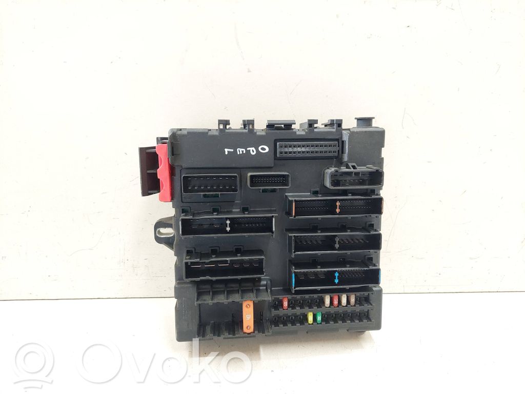 Opel Vectra C Drošinātāju bloks 
